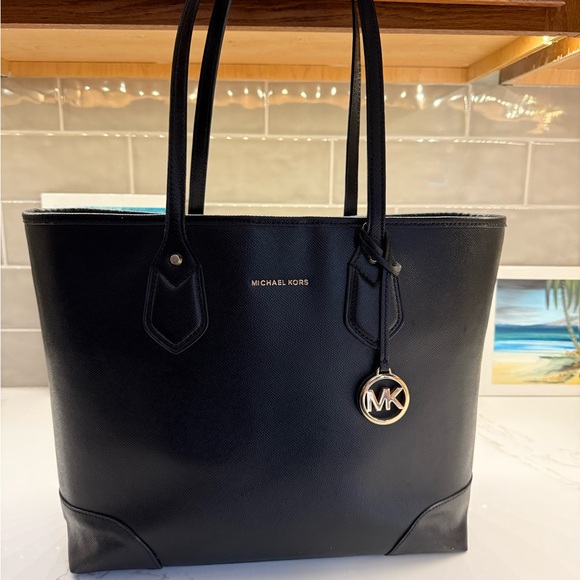 Michael Kors Large Jet Set Black Saffiano Leather Tote - Picture 1 of 11
